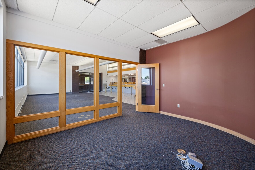 More Photos Of 2714 S 300 W, Salt Lake City Bank For Sale