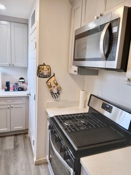 More Photos Of 1109 54th St, Oakland Multifamily For Sale