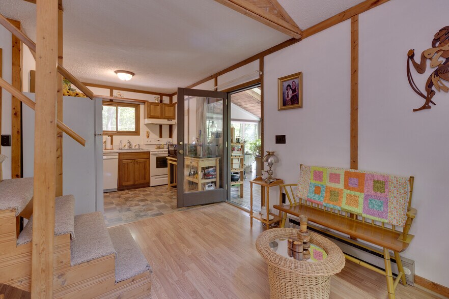 More Photos Of 11 Mountainside Dr, Berkeley Springs Specialty For Sale