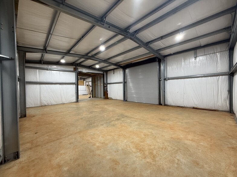 More Photos Of 125 Payne Rd, Anderson Light Manufacturing For Lease
