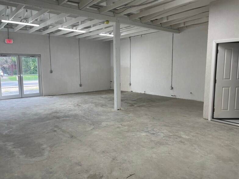 More Photos Of 928 Block St, Port Neches Office Residential For Sale