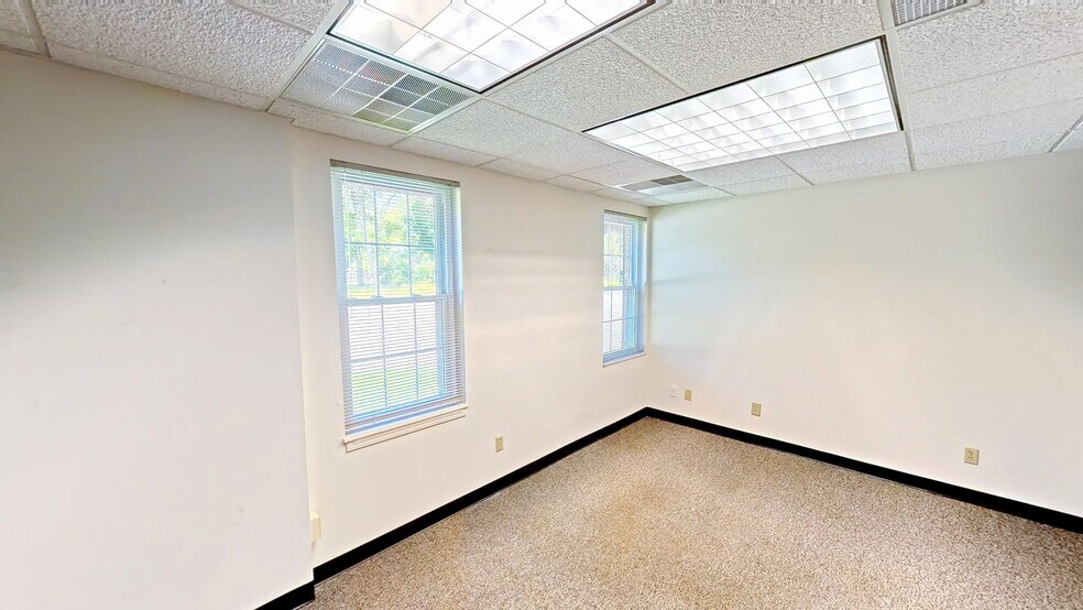 More Photos Of 6600 Clough Pike, Cincinnati Office For Lease