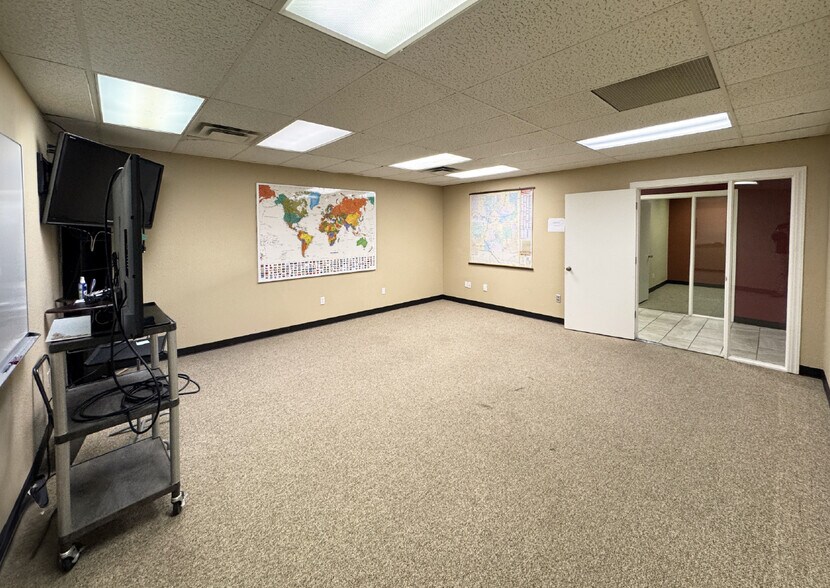 More Photos Of 2511-2517 Wyoming Blvd NE, Albuquerque Office For Sale