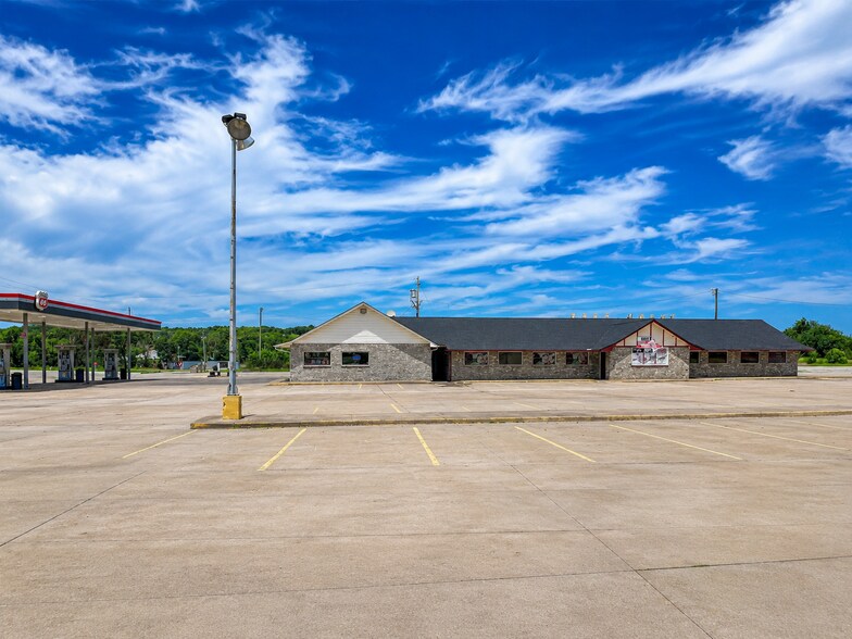 More Photos Of 102 Dewey Bartlett Ave, Henryetta Truck Stop For Sale