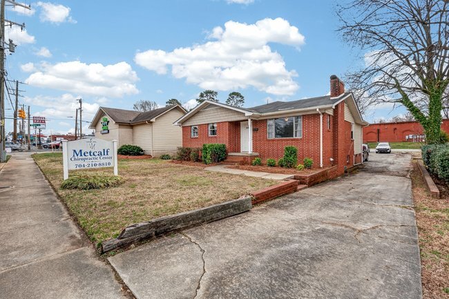 Primary Photo Of 205 Statesville Blvd, Salisbury Office For Lease