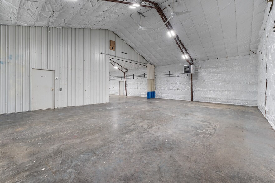 More Photos Of 1294 Midland Trl, Milton Flex For Sale