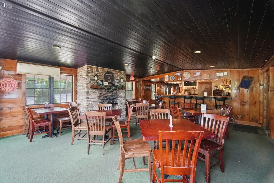 More Photos Of 100 Mountain Rd, Easthampton Restaurant For Sale