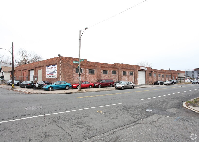 More Photos Of 709 Windsor St, Hartford Auto Repair For Lease