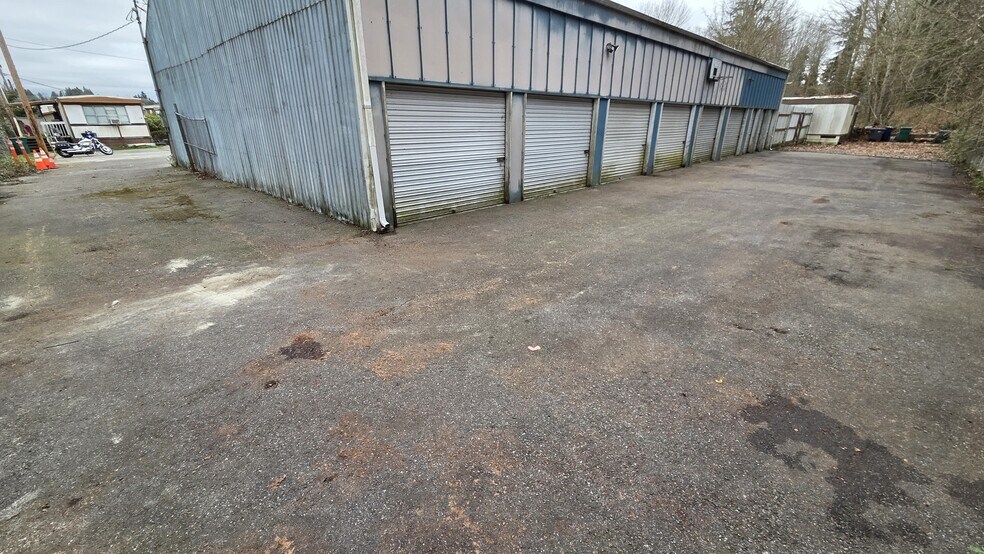 More Photos Of 100 South Davies Road, Lake Stevens Warehouse For Lease