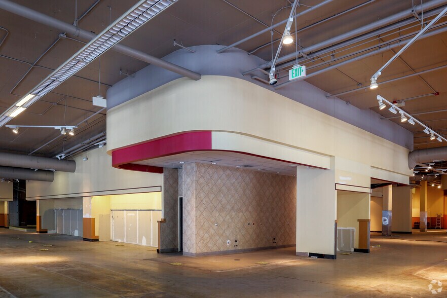 More Photos Of 100 S 2nd St, San Jose Supermarket For Lease