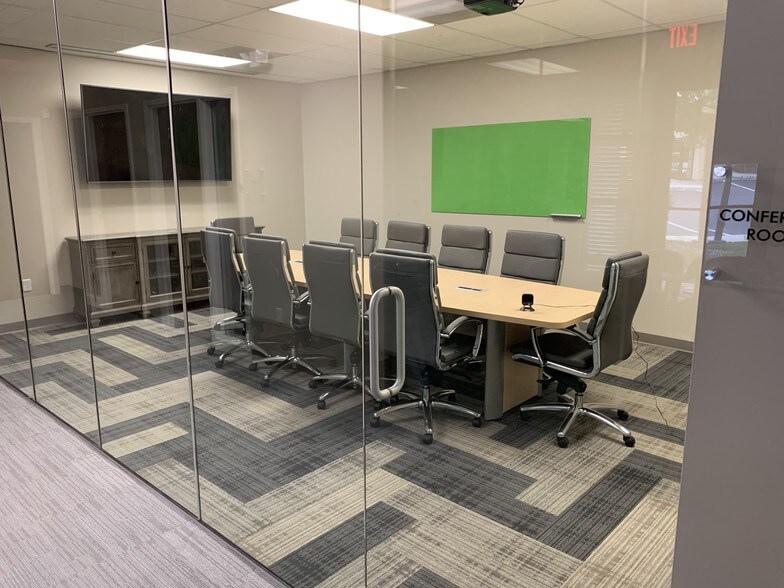 More Photos Of 9723 Northcross Center Ct, Huntersville Office For Lease