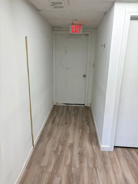 More Photos Of 1875 Main St, Tewksbury Storefront For Lease