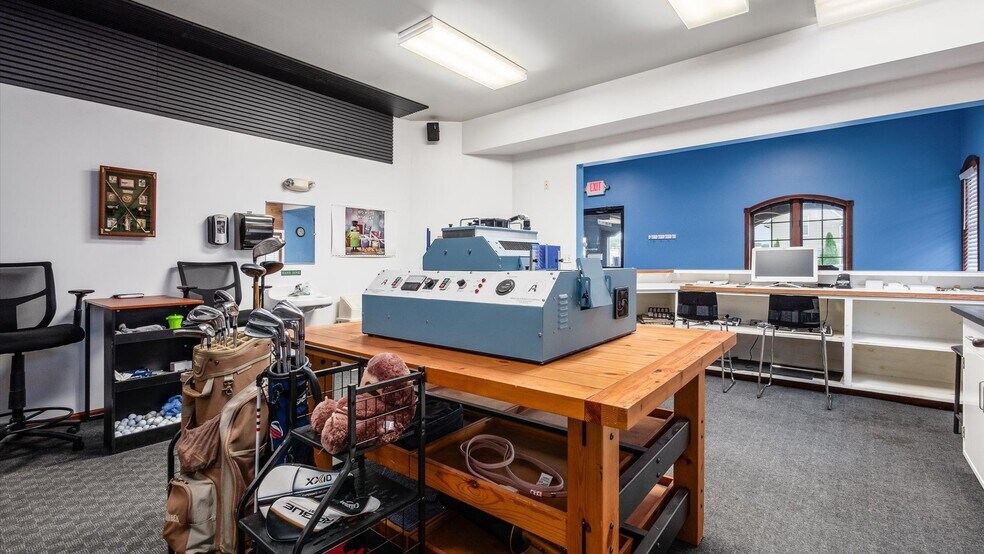 More Photos Of 1146 Walnut St, Coshocton Office For Sale