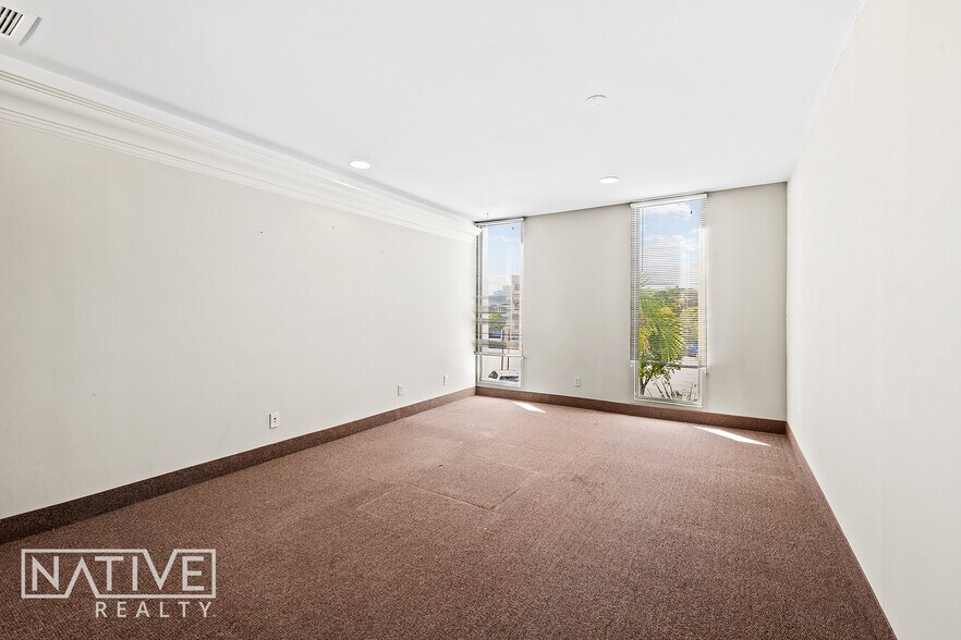 More Photos Of 2817 E Oakland Park Blvd, Fort Lauderdale Office For Sale