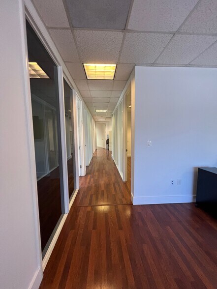 More Photos Of 20101-20161 NE 16th Pl, Miami Loft Creative Space For Sale