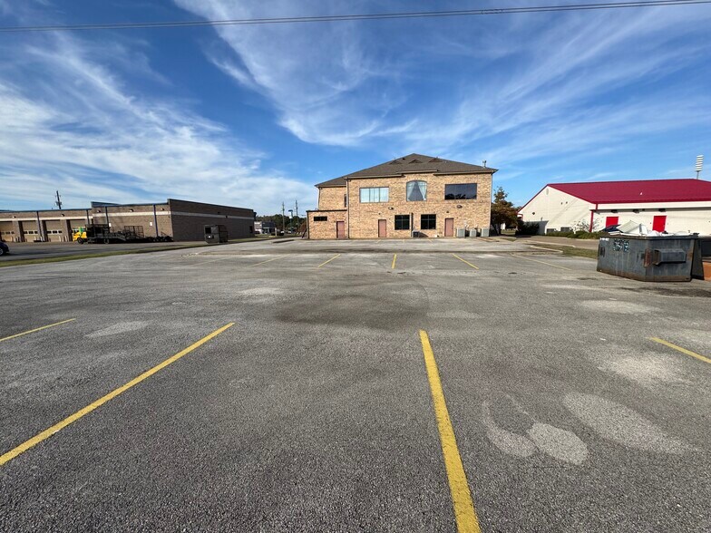 More Photos Of 2140 W Grande Blvd, Tyler Medical For Lease