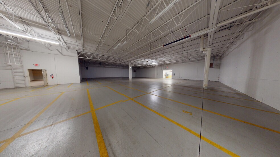 More Photos Of 6025 W Saginaw Hwy, Lansing Freestanding For Sale