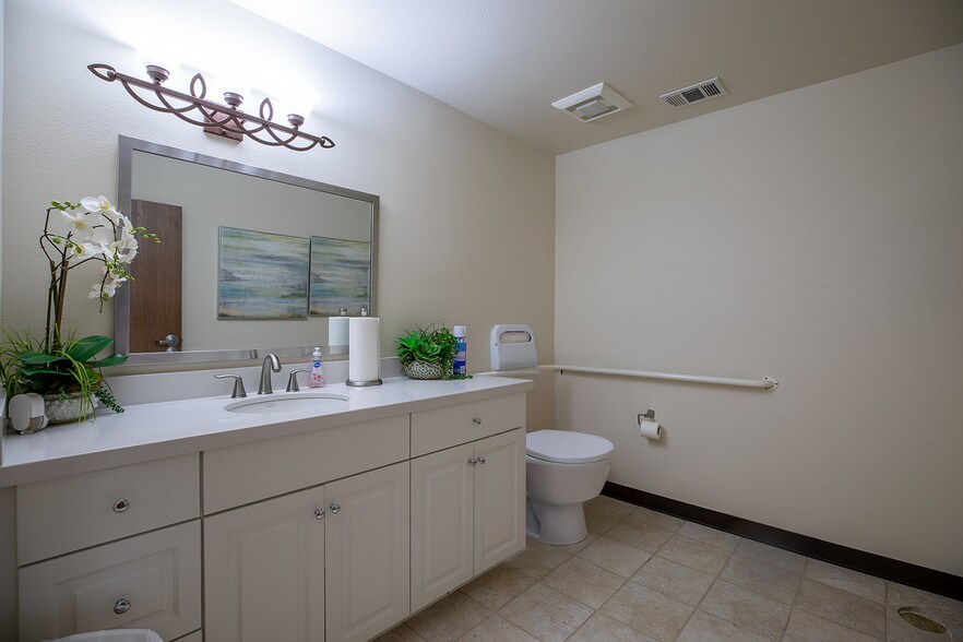 More Photos Of 7035 Palm Ave, Highland Medical For Lease