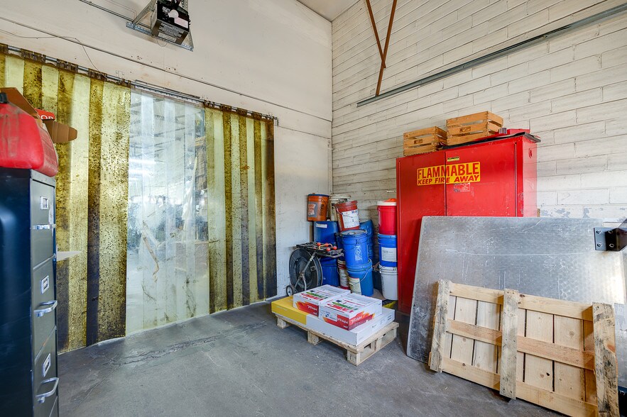 More Photos Of 2154 Irving Blvd, Dallas Light Distribution For Lease