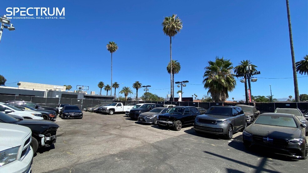 More Photos Of 21012 Sherman Way, Canoga Park Land For Lease