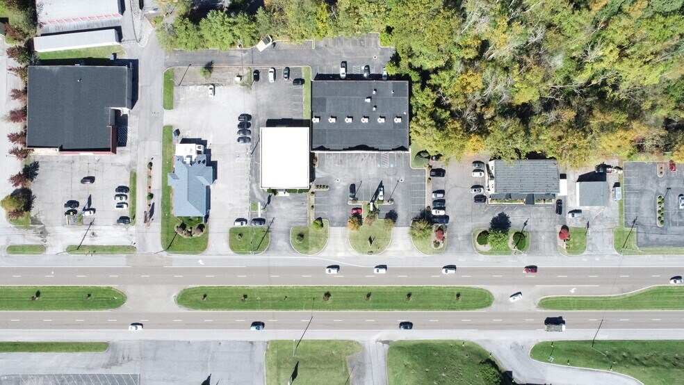 More Photos Of 1250 Volunteer Pky, Bristol Storefront For Lease