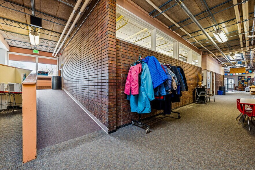 More Photos Of 658 S East St, Bayfield Flex For Sale