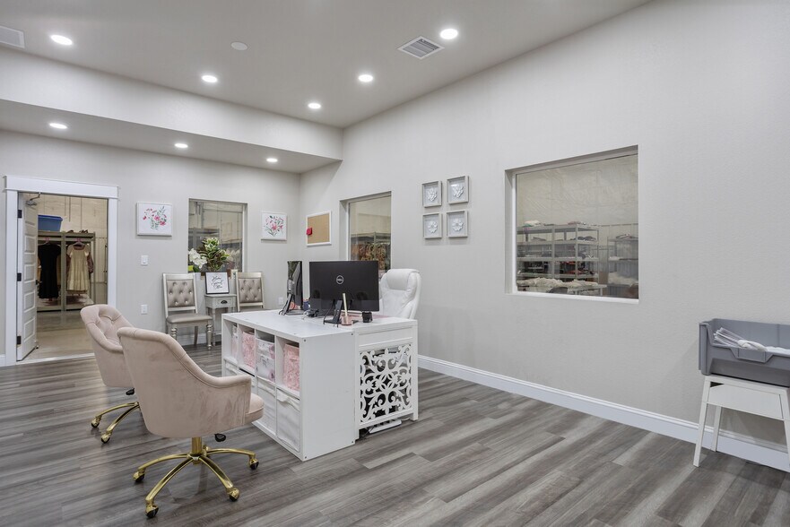 More Photos Of 2536 Old Happy Jack Rd, Cheyenne Flex For Sale