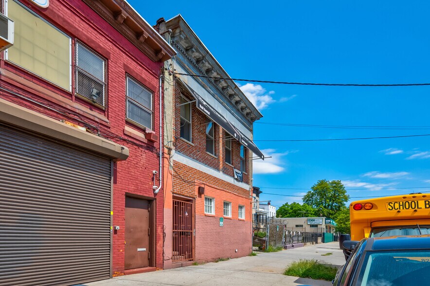 More Photos Of 161 Jamaica Ave, Brooklyn Storefront Retail Office For Lease