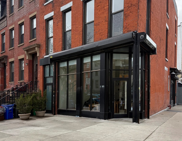 Primary Photo Of 385 Smith St, Brooklyn Storefront Retail Residential For Lease