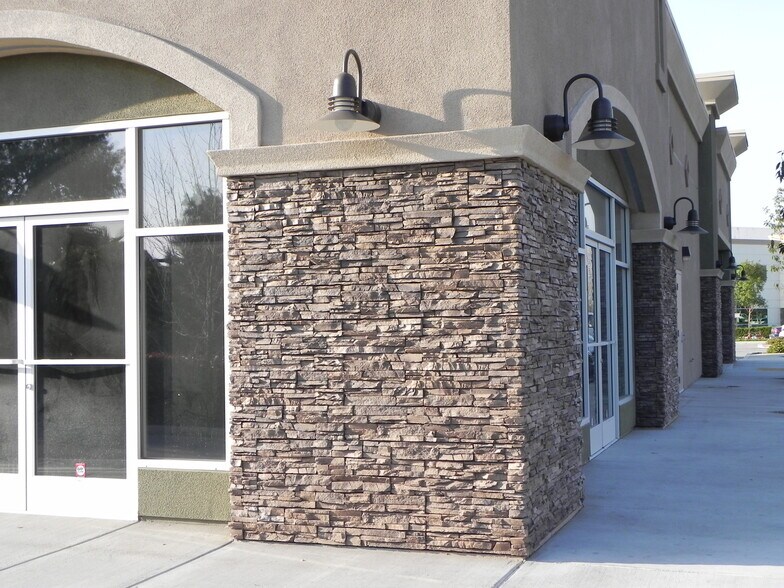 More Photos Of 2083 Orange Tree Ln, Redlands Freestanding For Lease