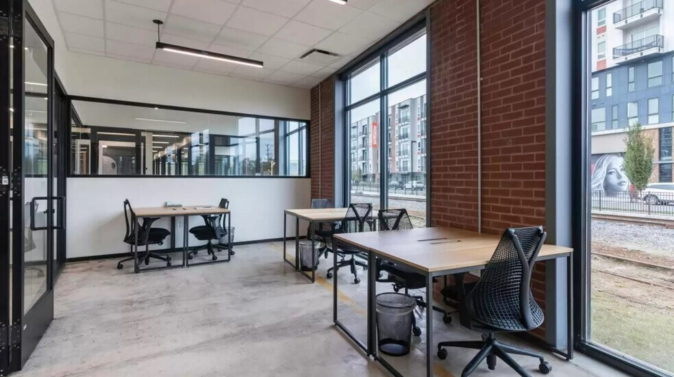 More Photos Of 436 E 36th St, Charlotte Coworking Space