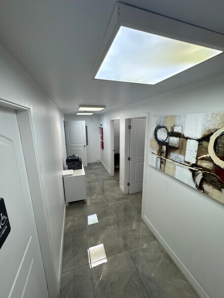 More Photos Of 10859 NW 21st St, Doral Warehouse For Lease