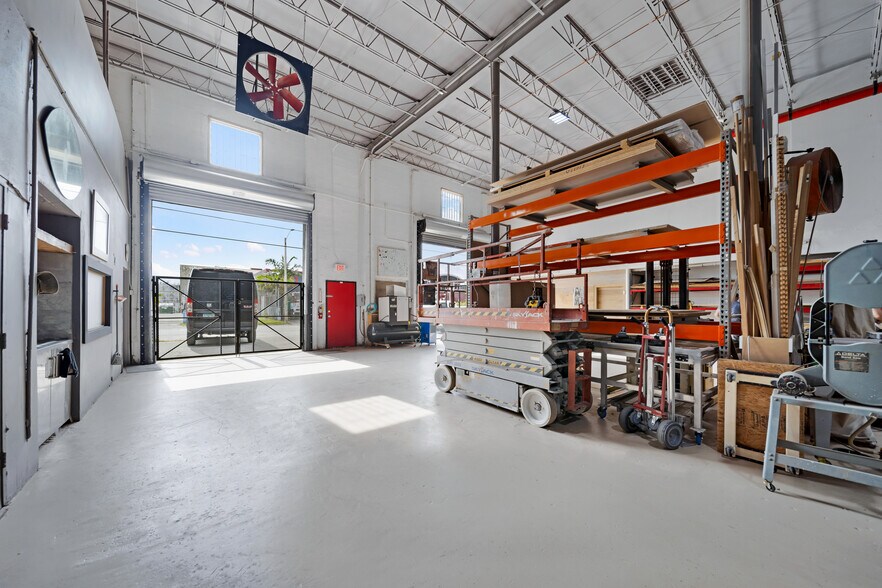 More Photos Of 3141 NW 40th St, Miami Warehouse For Sale