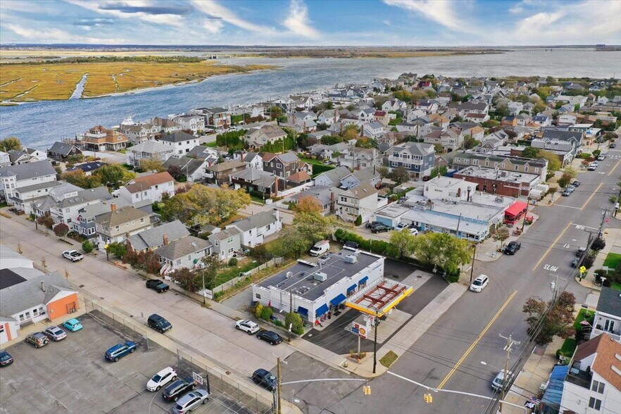 More Photos Of 12 Lido Blvd, Point Lookout Service Station For Sale
