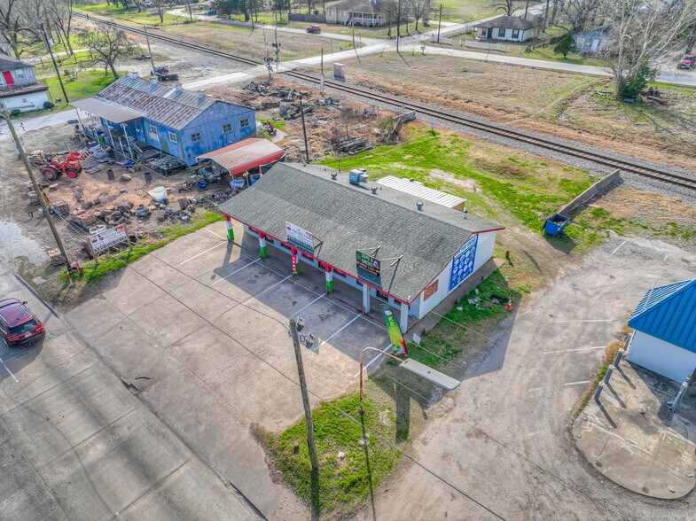 More Photos Of 103 S Home St, Corrigan Freestanding For Lease