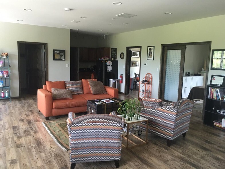 More Photos Of 830 Sidewalk Rd, Chesterton Loft Creative Space For Sale