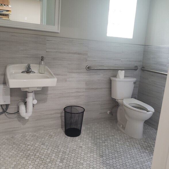 More Photos Of 3002 N Wilder Rd, Plant City Convenience Store For Sale