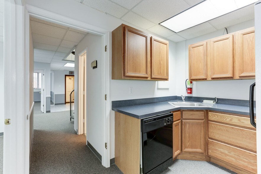More Photos Of 2915-2917 Hunter Mill Rd, Oakton Medical For Sale