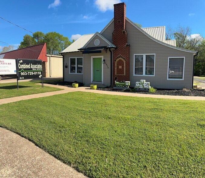 More Photos Of 1924 Crockett Rd, Palestine Office For Sale