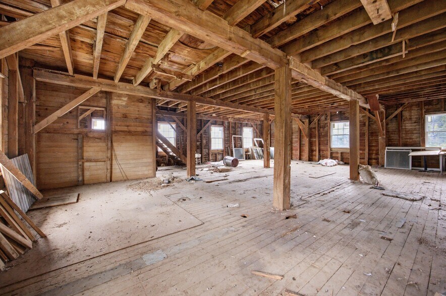 More Photos Of 32 Mill St, Port Byron Industrial For Sale