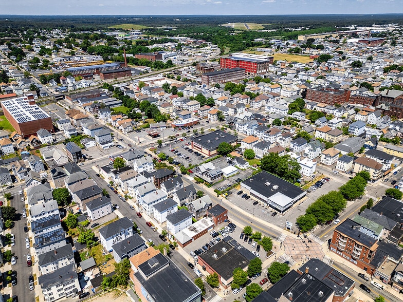 More Photos Of 272 Sawyer St, New Bedford Apartments For Sale