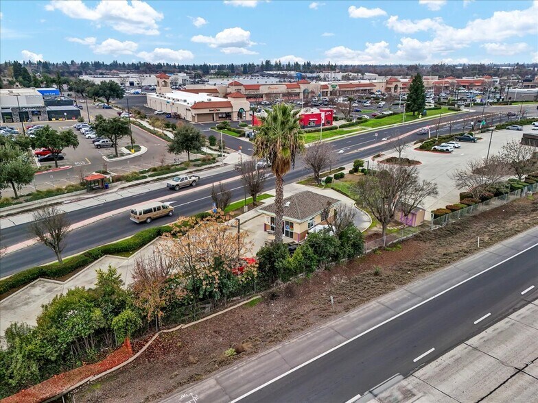 More Photos Of 1720 E Noble Ave, Visalia Fast Food For Sale