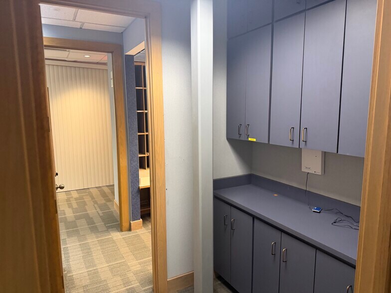 More Photos Of 2700 NW 43rd St, Gainesville Office For Lease