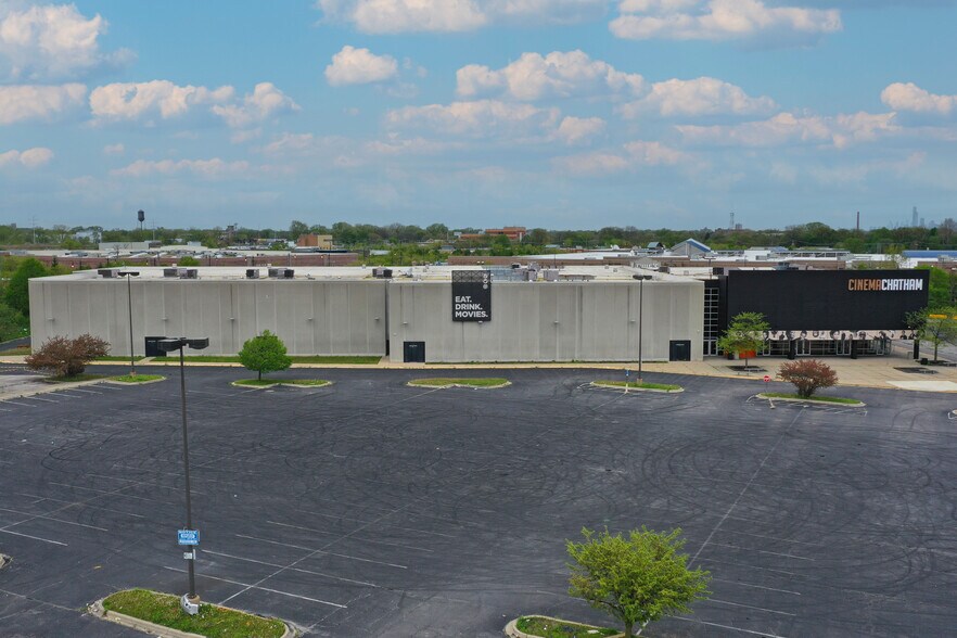 More Photos Of 210 W 87th St, Chicago Movie Theatre For Lease