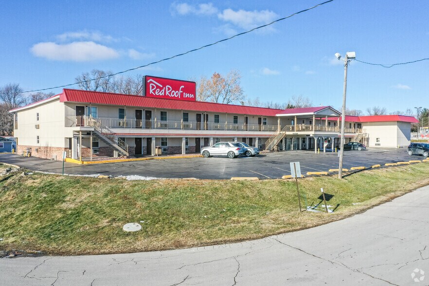 Primary Photo Of 5020 NE 14th St, Des Moines Hotel For Sale