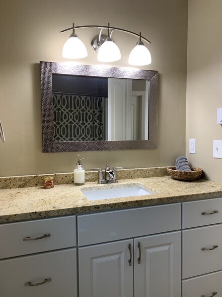 More Photos Of 1747 Oakdale Ave, Green Bay Apartments For Sale