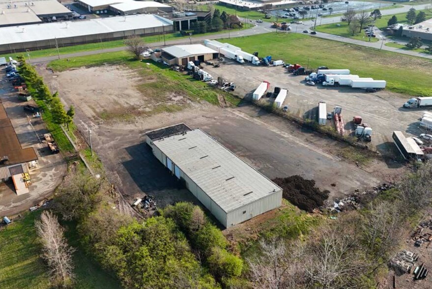 More Photos Of 2975 Symmes Rd, Fairfield Warehouse For Lease