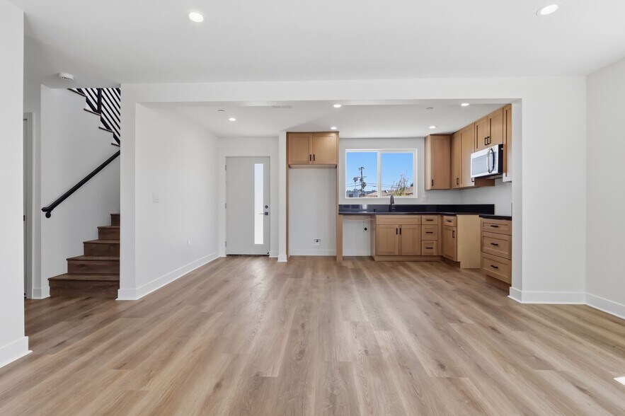 More Photos Of 1507 W 83rd St, Los Angeles Apartments For Sale