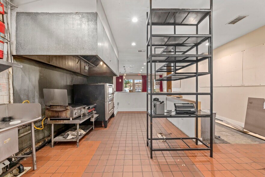 More Photos Of 4601-4711 Lakeview Canyon Rd, Westlake Village Unknown For Lease