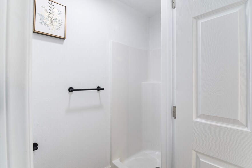 More Photos Of 1864 Cordova St, Los Angeles Apartments For Sale
